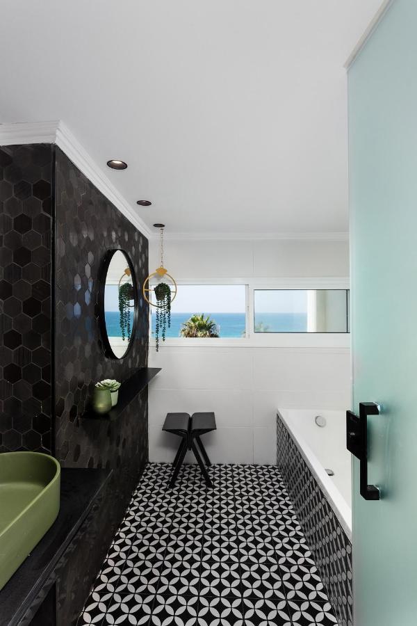 Sea View Stylish 1Br With Balcony By Beachfront Stay Herzliya Exterior photo