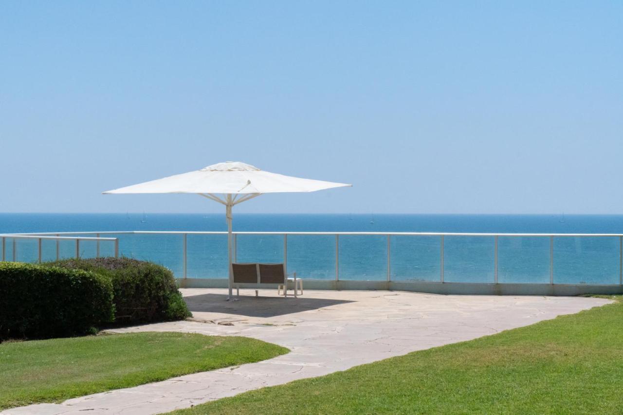 Sea View Stylish 1Br With Balcony By Beachfront Stay Herzliya Exterior photo
