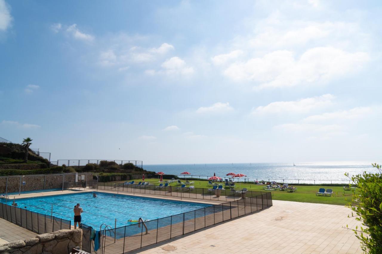 Sea View Stylish 1Br With Balcony By Beachfront Stay Herzliya Exterior photo